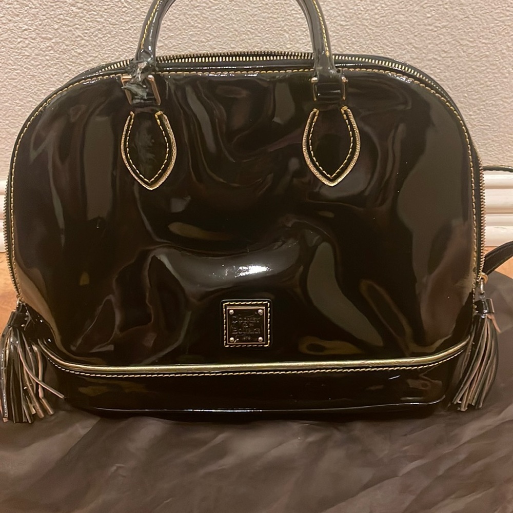 Black leather Dooney and Bourke handbag